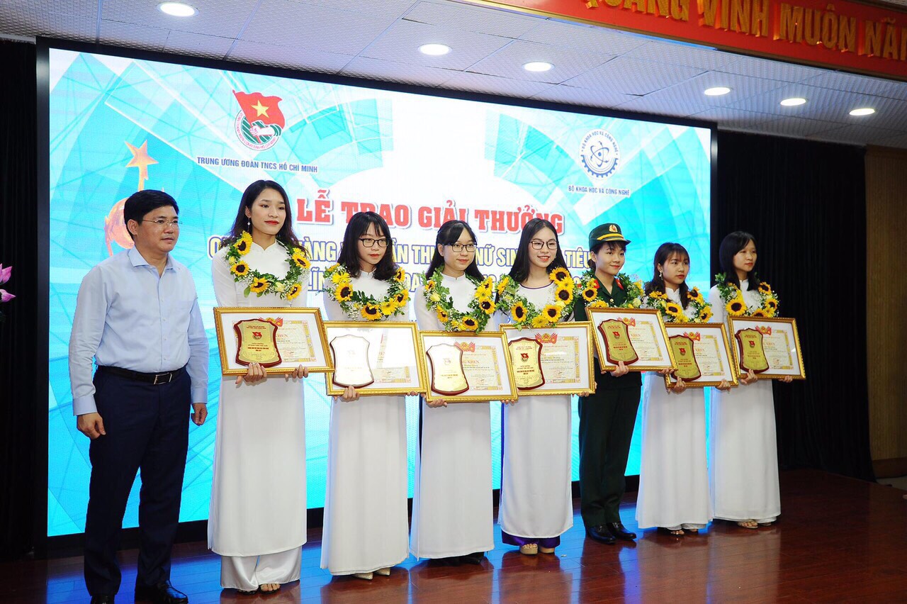 Khoa Cơ khí - Trường Đại học Công Nghiệp Hà Nội có 01 nữ sinh tiêu biểu trong lĩnh vực KHCN năm 2019