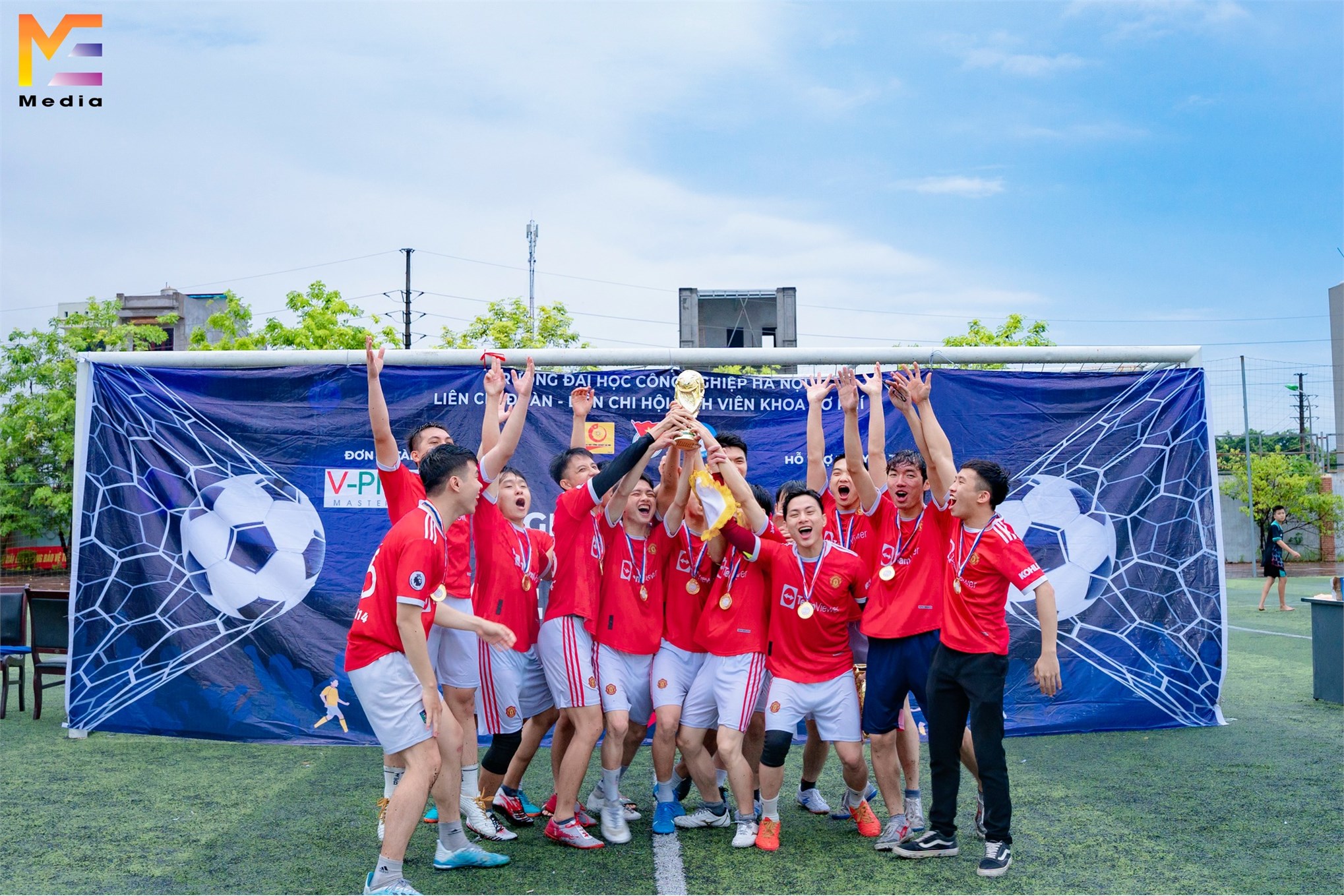 Chung kết bóng đá nam sinh viên Khoa Cơ khí, phần thưởng xứng đáng cho nhà vô địch