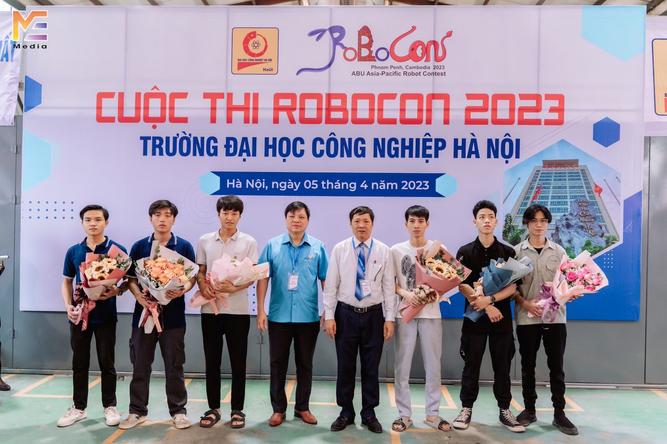 Đội thi DCN-DREAM Khoa Cơ khí đạt giải ba cuộc thi Robocon cấp trường năm 2023